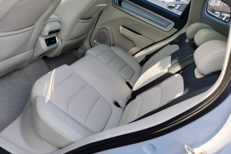 Used Geely Auto icon 2025 Linglong 1.5TD Ruyi Edition Interior 4