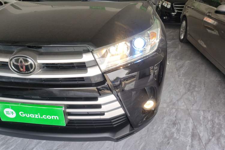 Used Toyota Highlander 2018 2.0T Four-Wheel Drive Luxury Version 7 Seats China VI Standard
