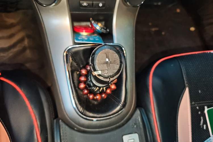 Used Chevrolet Cruze 2015 1.5L Classic SL MT Gear Lever