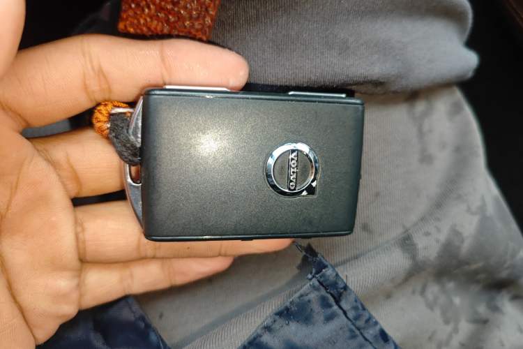 Used Volvo V90 2022 Cross Country B5 AWD Prestige Edition
