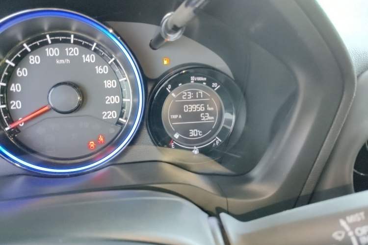 Used Honda XR-V 2021 1.5L CVT Comfort Version Odometer Close Up