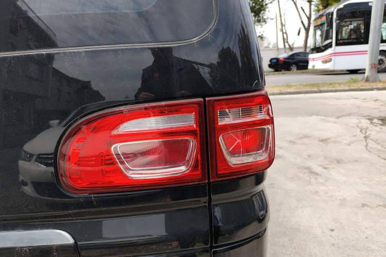 Used FORTHING Lingzhi 2024 M5L 1.5T Manual Base Model 7 Seats