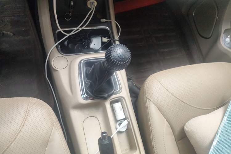 Used Jinbei 750 2015 1.5L Flagship Model