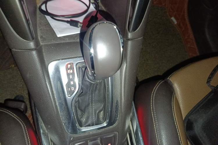 Used Opel Zafira 2013 1.4T Seven-Seater Luxury Model Gear Lever