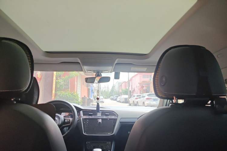 Used Volkswagen Tiguan L 2019 Restyled 330TSI Automatic Two-Wheel Drive R-Line Flagship Version China VI Standard