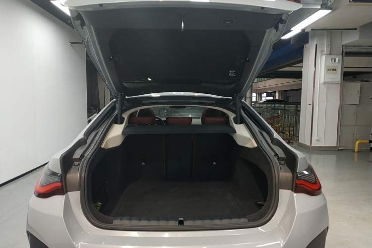 Used BMW i4 2023 eDrive35
