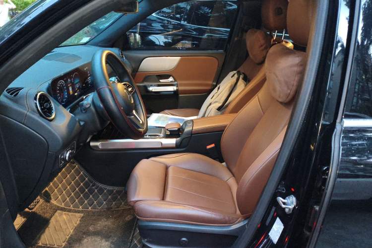 Used Mercedes-Benz GLB 2023 GLB 200 Dynamic Edition Left Front Seat