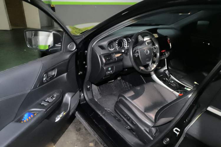 Used Honda Accord 2015 2.0L EX Luxury Edition
