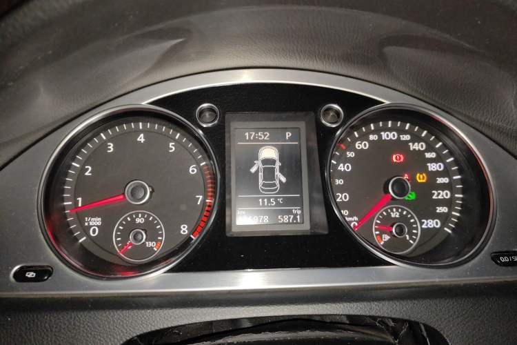 Used Volkswagen FAW-Volkswagen CC 2010 2.0 TSI Luxury Model Instrument Cluster