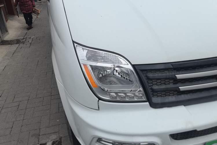 Used SAIC MAXUS Xintu V80 2023 2.0T AMT Classic Aoyuntong Long Wheelbase Mid-Height 6/7/8/9-Seater