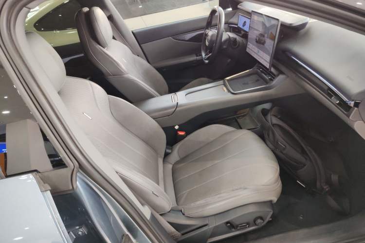 Used Lynk & Co 07 2024 EM-P 126 Long-Range Ultra