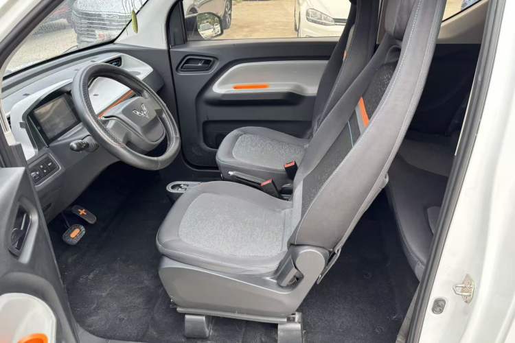 Used Wuling Hongguang MINIEV 2020 Zizai Version Lithium-NMC Left Front Seat