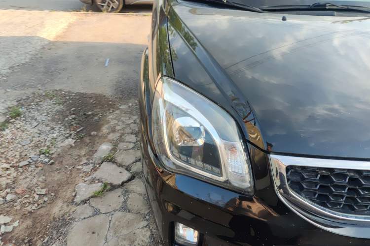 Used Kia Sportage 2013 2.0L Manual Two-Wheel Drive GL Trim Right Front Headlight