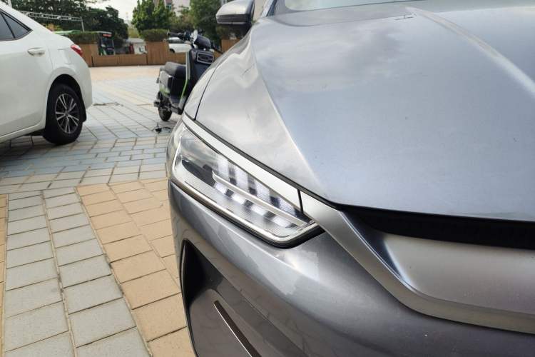 Used BYD Qin PLUS 2021 EV 500KM Luxury Model Right Front Headlight