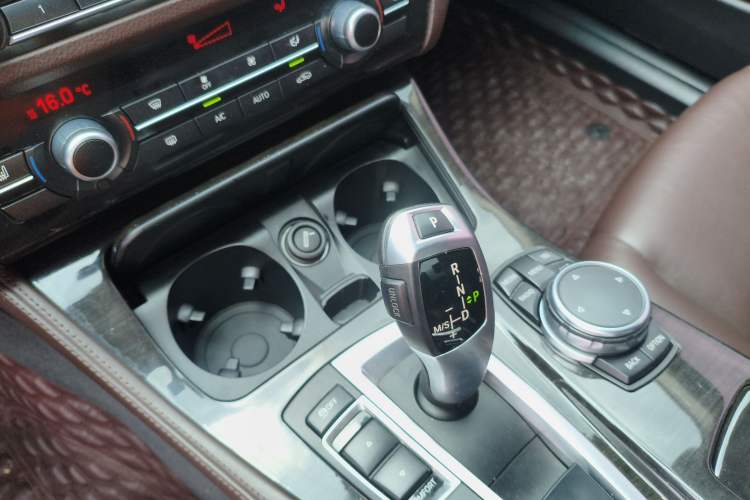 Used BMW 5 Series 2017 525Li Luxury Design Package Gear Lever