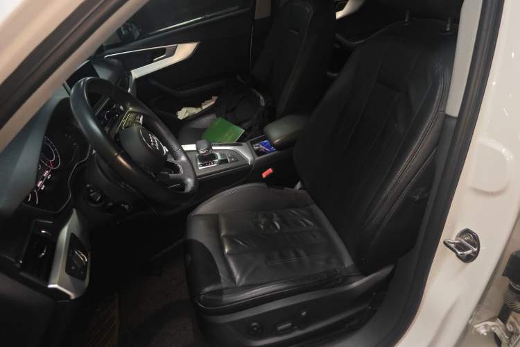 Used Audi A4L 2018 30th Anniversary Edition 40 TFSI Fashion Model
