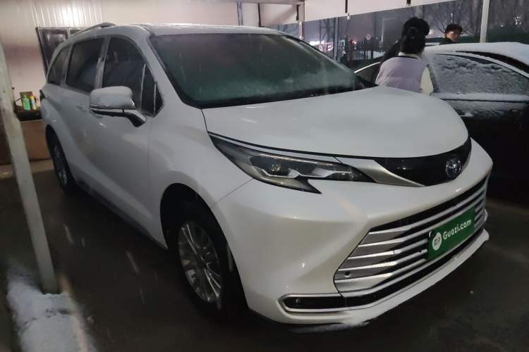 Used Toyota Sienna 2021 2.5L Hybrid Luxury Edition
