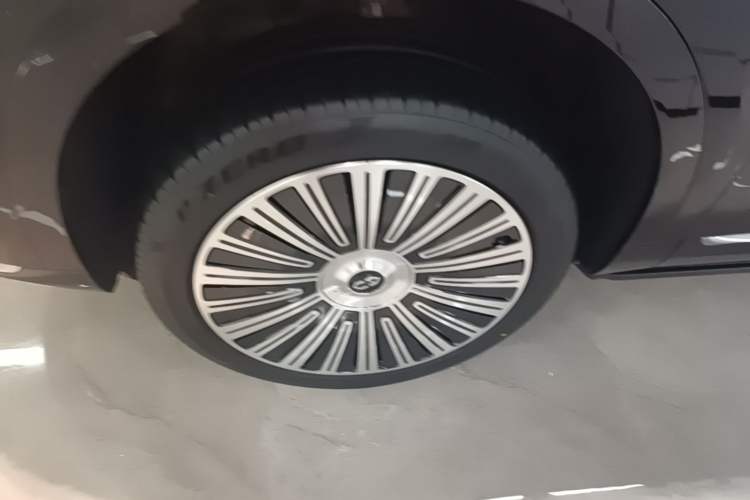 Used Hima AITO M9 2025 Extended-Range Max Version 52 kWh 6-Seater Edition