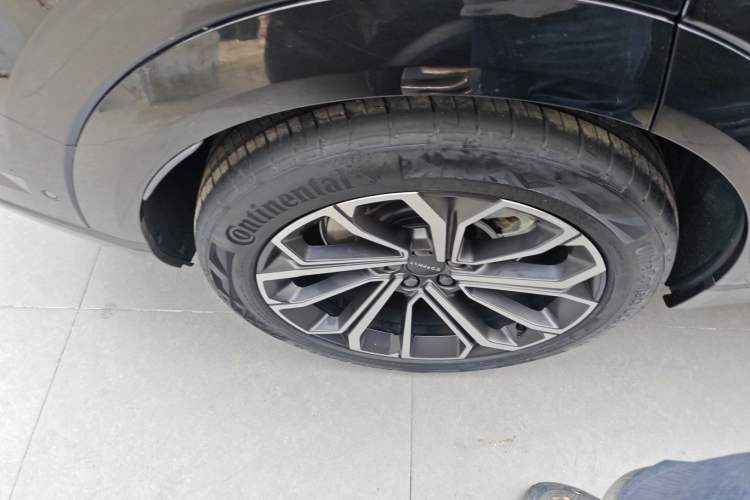 Used Lynk & Co 09 EM-P 2024 2.0TD EM-P Four-Wheel Drive PRO Seven-Seater Right Rear Wheel Hub