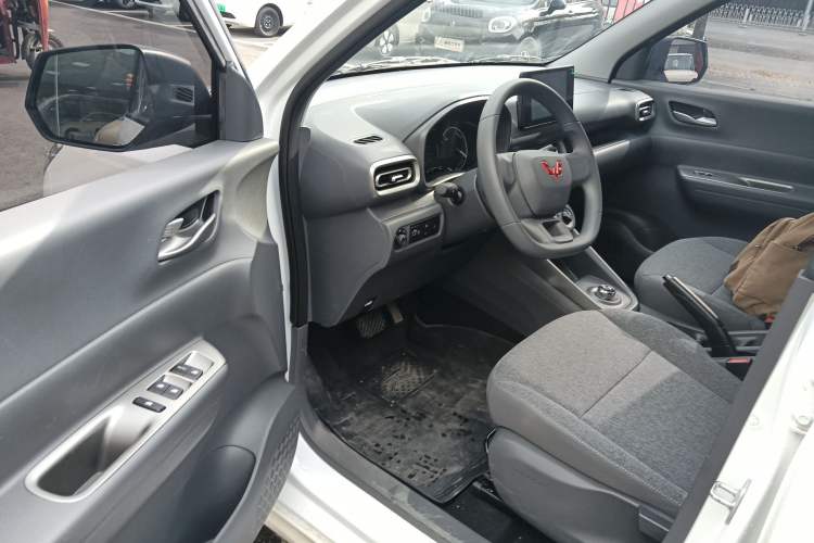 Used Wuling Hongguang New Energy 2025 Extended-Range Hybrid 50KM Comfort Version