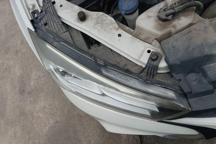 Used Land X2 2017 1.6L Manual Jingrui Edition Right Front Headlight