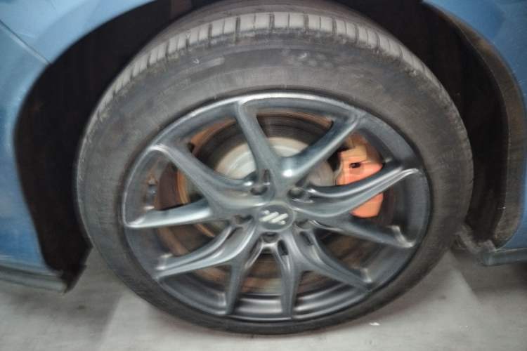 Used IM L6 2024 Max Standard Edition Right Rear Wheel Hub