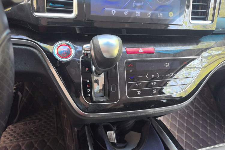 Used Honda Elysion 2019 2.0L Hybrid Luxury Edition Gear Lever