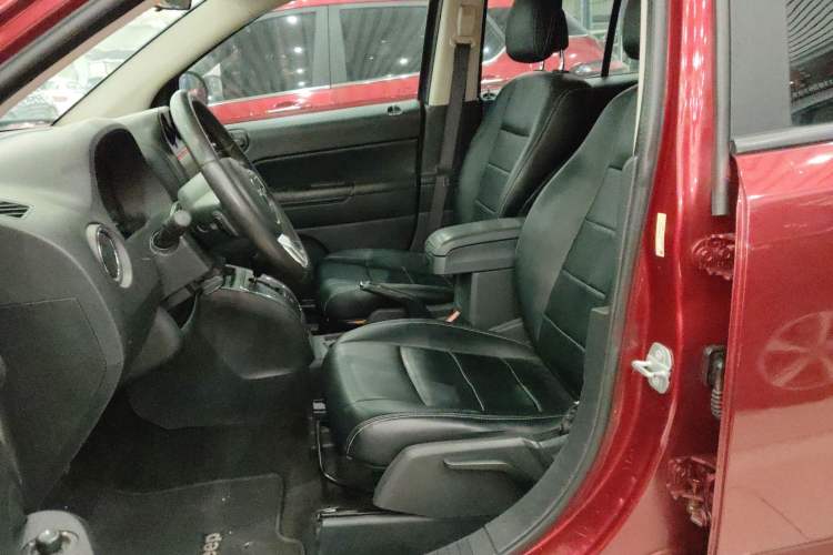 Used Jeep Compass (Import) 2014 Revised Version 2.0L Two-Wheel Drive Entry-Level Edition
