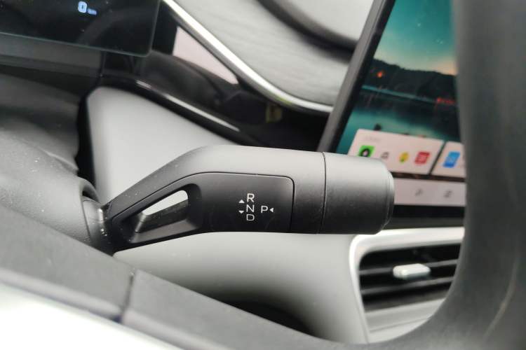 Used Geely Galaxy L6 2025 EM-i 60km Launch Edition Gear Lever