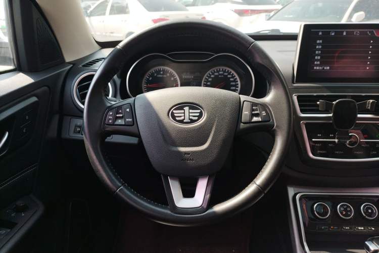 Used Bestune X40 2019 1.6L Automatic Luxury Version China V Emission Standard