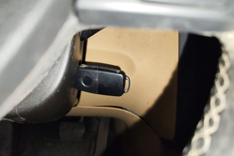 Used Volkswagen Touran 2011 1.4T DSG ZhiZhen Edition 5 Seats Vehicle Key