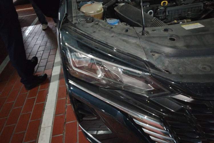 Used Dongfeng Aeolus Yixuan MAX 2021 1.5T Super-Powered Dad Edition Right Front Headlight