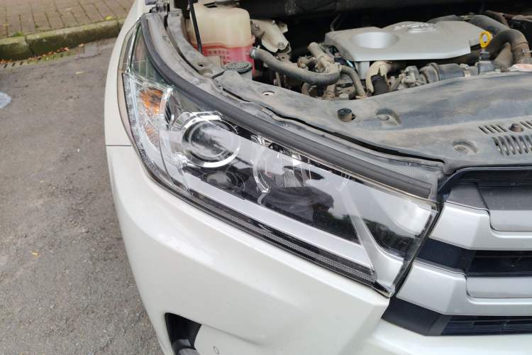 Used Toyota Highlander 2018 2.0T Four-Wheel Drive Luxury Version 7 Seats China VI Standard