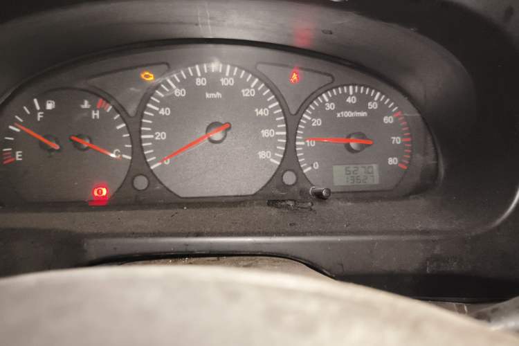 Used Jinbei Hiace 2014 2.0L 5th Generation Kuaiyunwang Business Version 4G20B Odometer Close Up