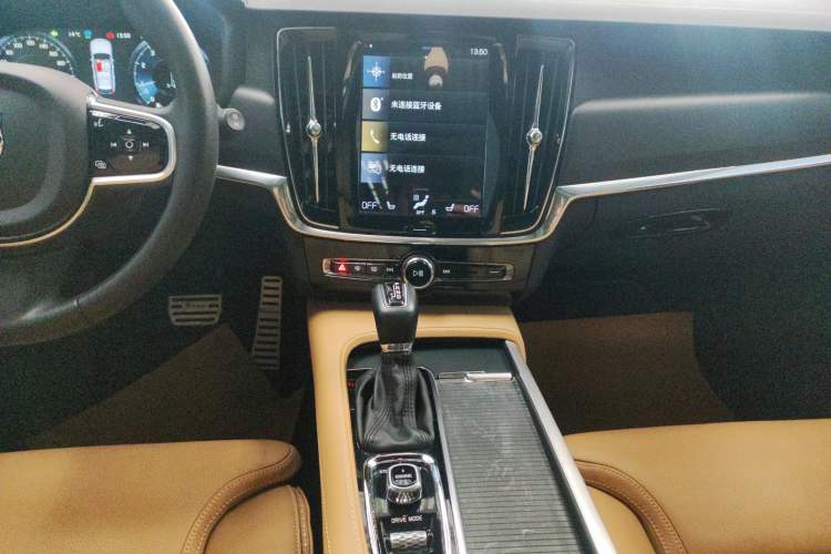 Used Volvo V90 2017 Cross Country T5 AWD Smart Range Edition