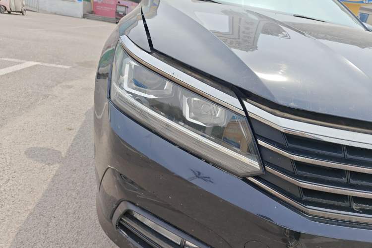 Used Volkswagen Passat 2016 330TSI DSG Luxury Edition Right Front Headlight