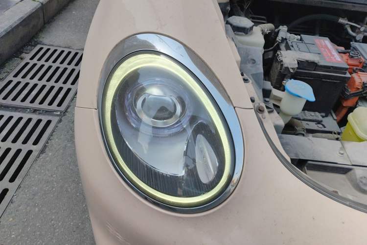 Used ORA Good Cat 2021 500km Long-Range Apollo Edition Ternary Lithium Right Front Headlight