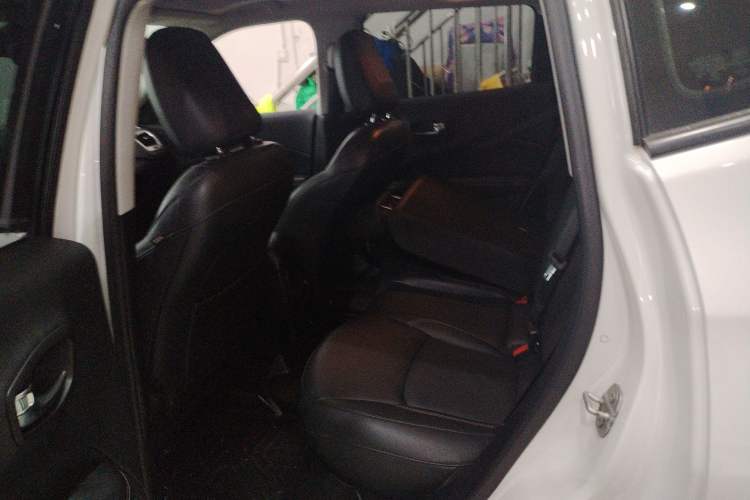 Used Jeep Compass 2017 200T Automatic Family Edition
