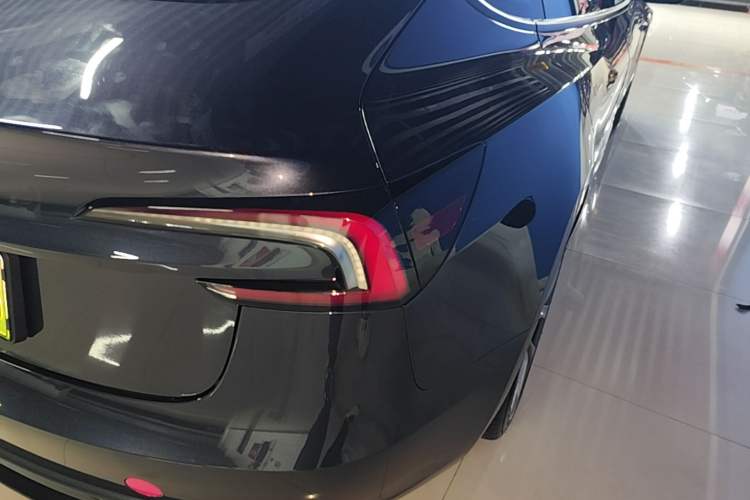 Used Tesla Model 3 2023 Long-Range All-Wheel-Drive Version Right Rear Taillight