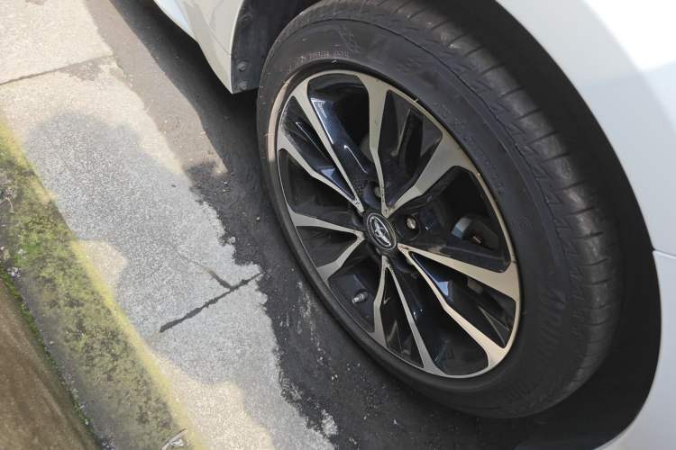 Used Toyota Levin 2022 185T CVT Sport Edition Right Front Wheel Hub