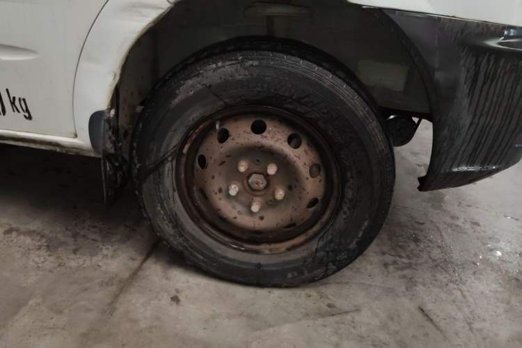 Used SAIC MAXUS Xintu V80 2012 2.5T Mid-Roof Value-Added Logistics Version A Right Front Wheel Hub