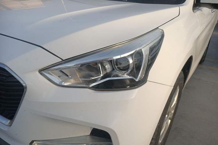 Used Haval M6 2018 1.5T Manual Two-Wheel Drive Elite Model Left Front Headlight