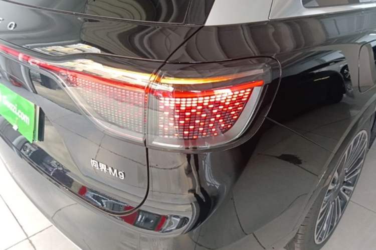 Used Hima AITO M9 2025 Extended-Range Ultra Version 52 kWh 5-Seater Edition
