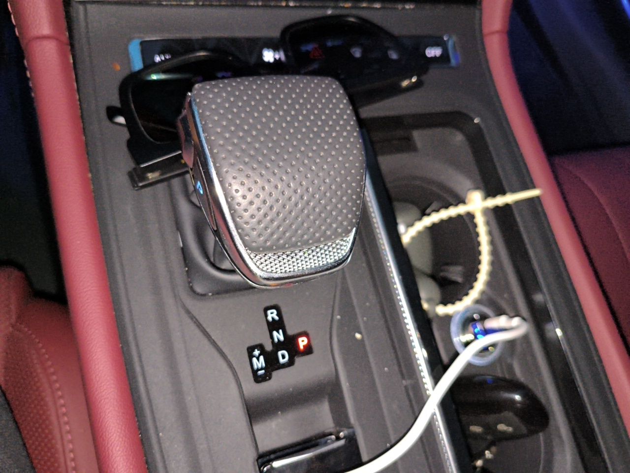 Hongqi H5 2025 Model 2.0T Automatic Xuan Ying 2 Million Units Commemorative Edition — снимка 11