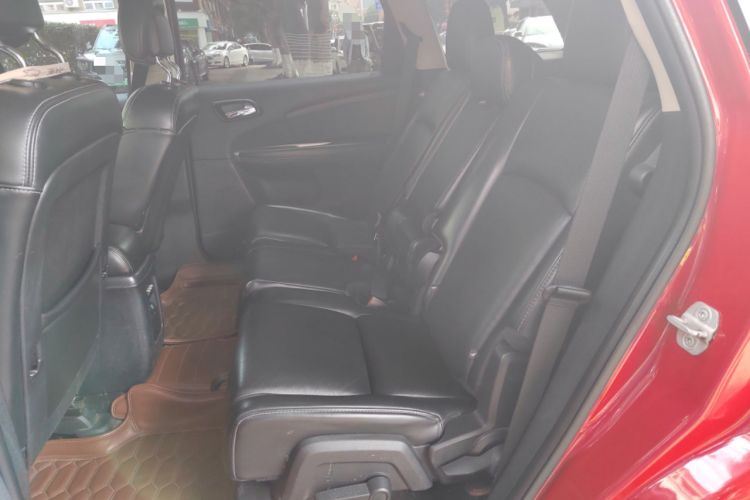 Used Dodge Journey 2013 2.4L Two-Wheel Drive Luxury Version