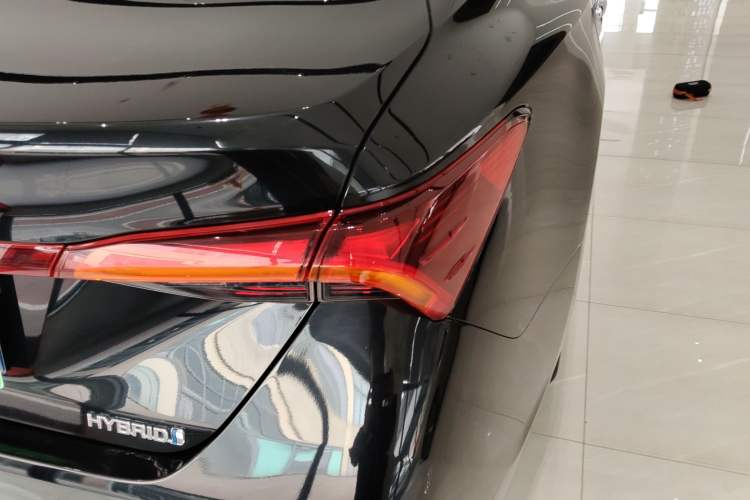 Used Toyota Avalon 2023 Dual-Engine 2.5L Luxury Edition
