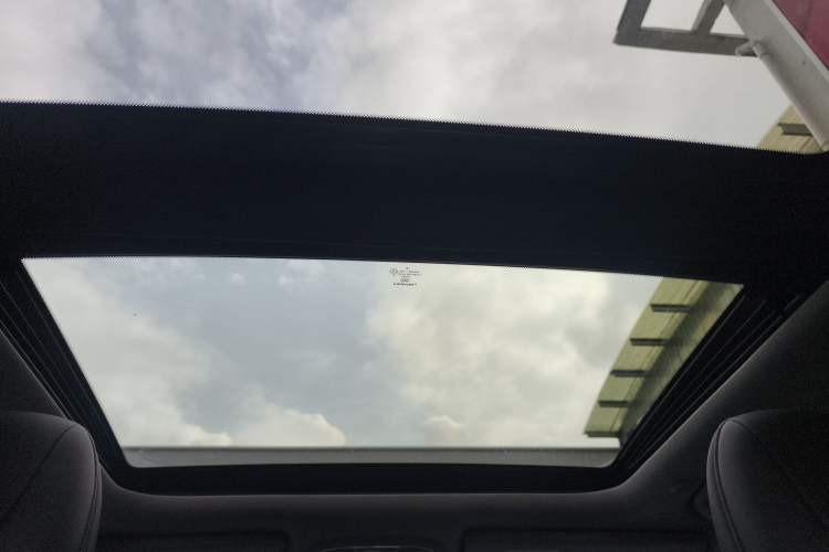 Used Jeep Cherokee 2019 2.0T Two-Wheel Drive Smart Enjoyment Version China V