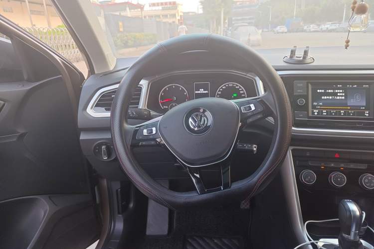 Used Volkswagen T-ROC 2020 230TSI DSG Two-Wheel Drive Advanced Version