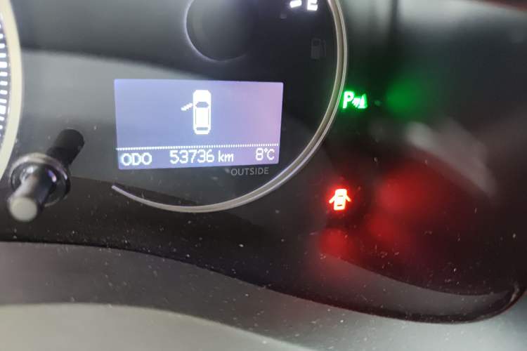 Used Lexus CT 2014 CT200h Comfort Edition Monochrome Odometer Close Up