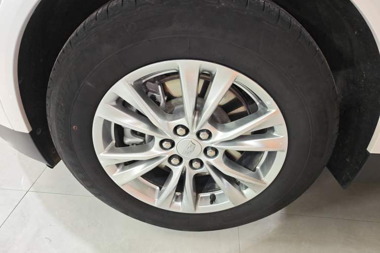 Used Cadillac XT5 2022 2.0T Two-Wheel Drive Luxury Version